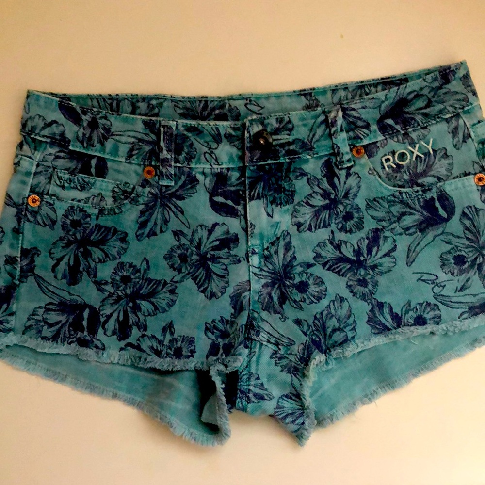 Girl roxy shorts!